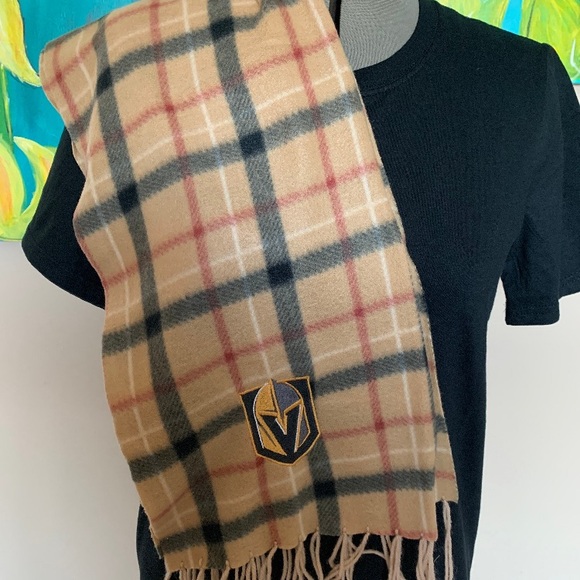 Vegas Golden Knights scarf - Picture 3 of 6